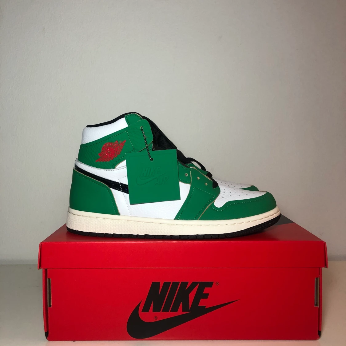 Air Jordan 1 High Lucky Green  - 90