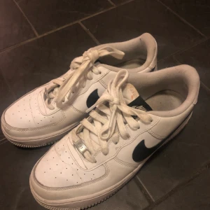 Nike Air Force skor - Köpta i augusti i år.