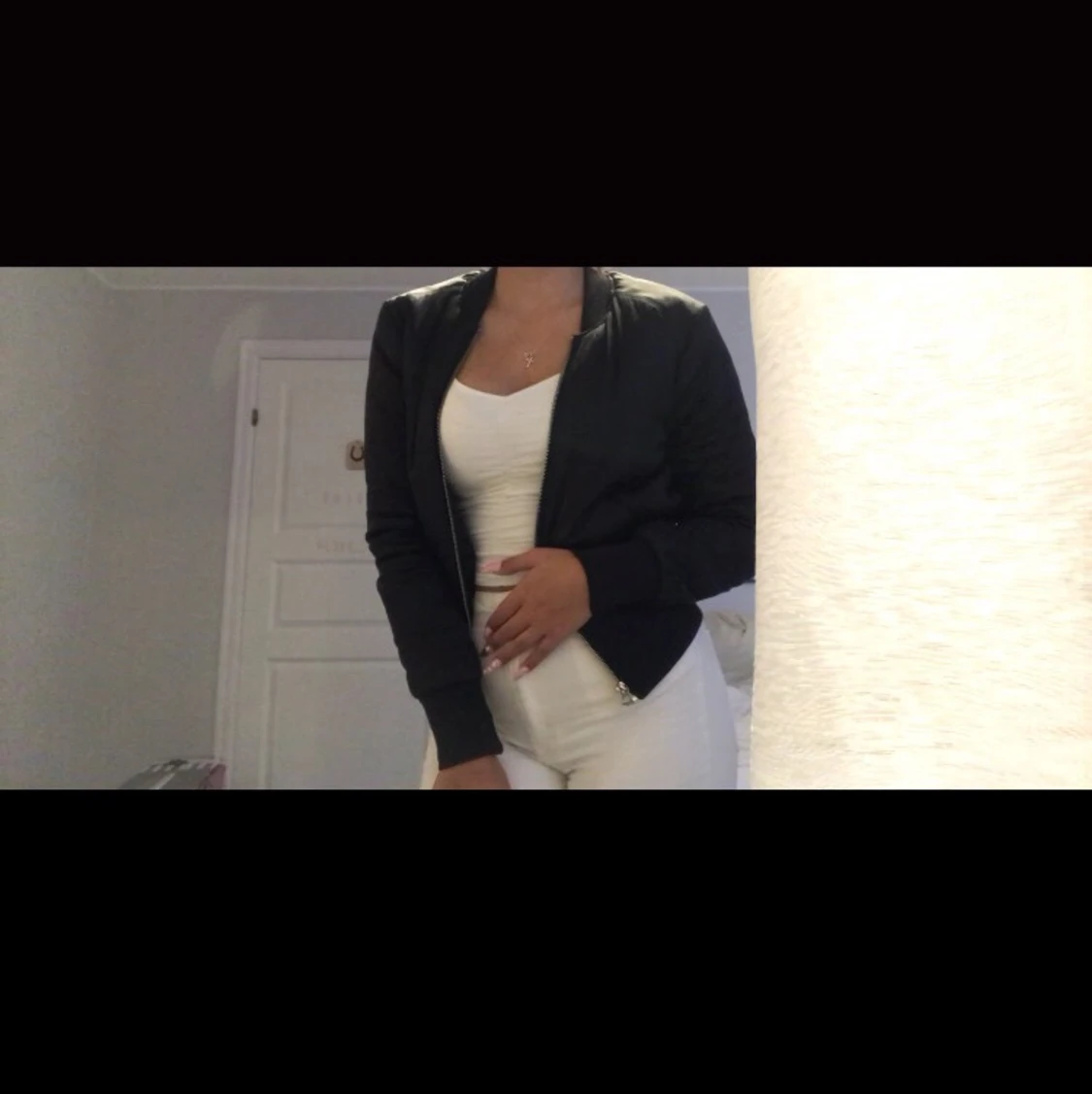 Fin svart bomberjacka från H&M. Använd fåtal gånger