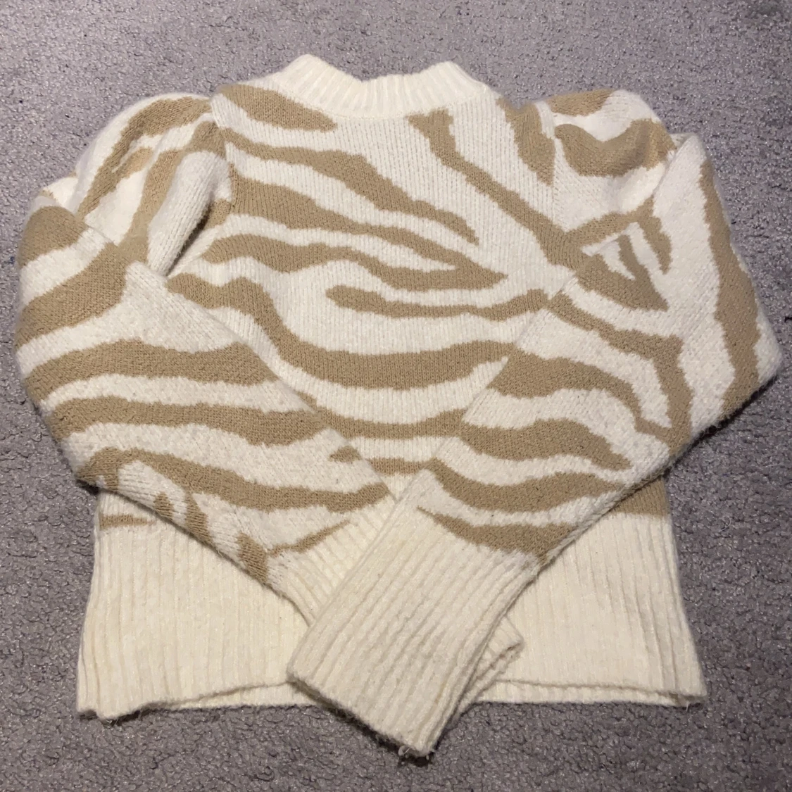 Leopard mönstrad tröja!  - 90