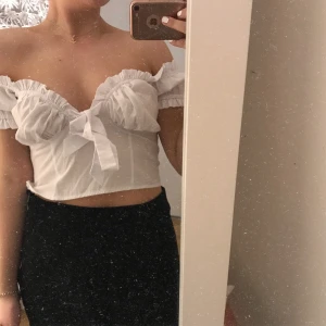 Vit topp 💕💘💓💗 - Söt vit topp! Frakt är 22 kr