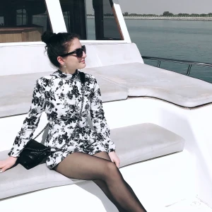 Jumpsuit  - Supersnygg jumpsuit som jag bara använt ett par gånger. Öppen i ryggen. Fraktar. Köparen står för frakten. 