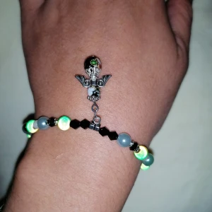 Reflektiv armband reflekterande  - Reflekterande armband med lyckoängel. Välj mellan 12-15 eller 18 cm Beställning via DM Tar Swish och Paypal Postas genast och skickar video/bild bevis. Finns även på Instagram som @emilysmycken 