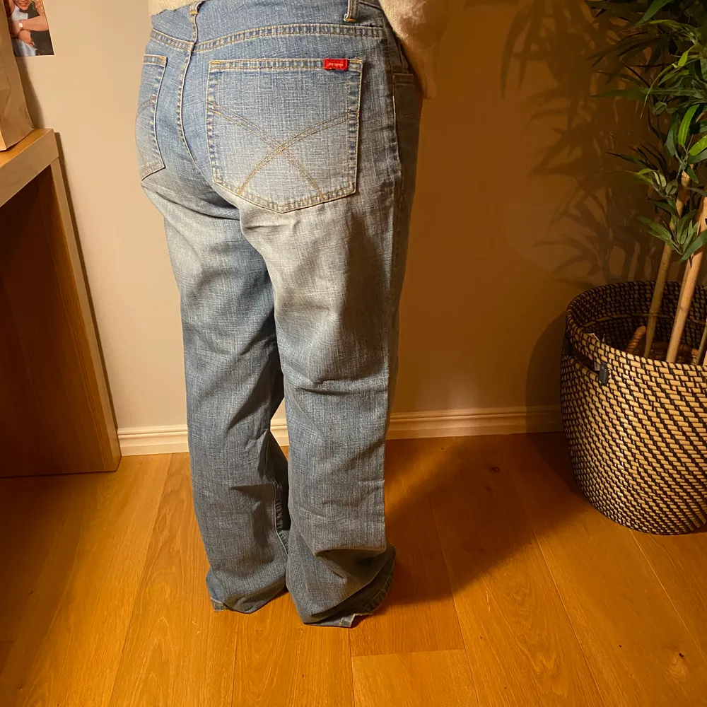 Supercoola jeans!! Köpare står för frakt💕. Jeans & Byxor.
