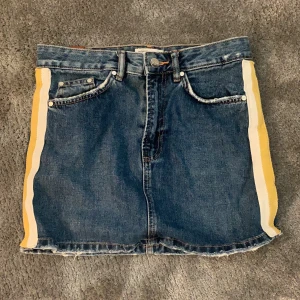 Zara kjol  - Knappt använd så fin kjol från Zara, storlek xs