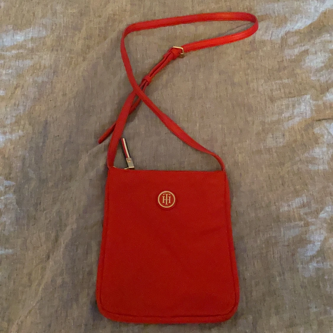 Tommy hilfiger väska - 90