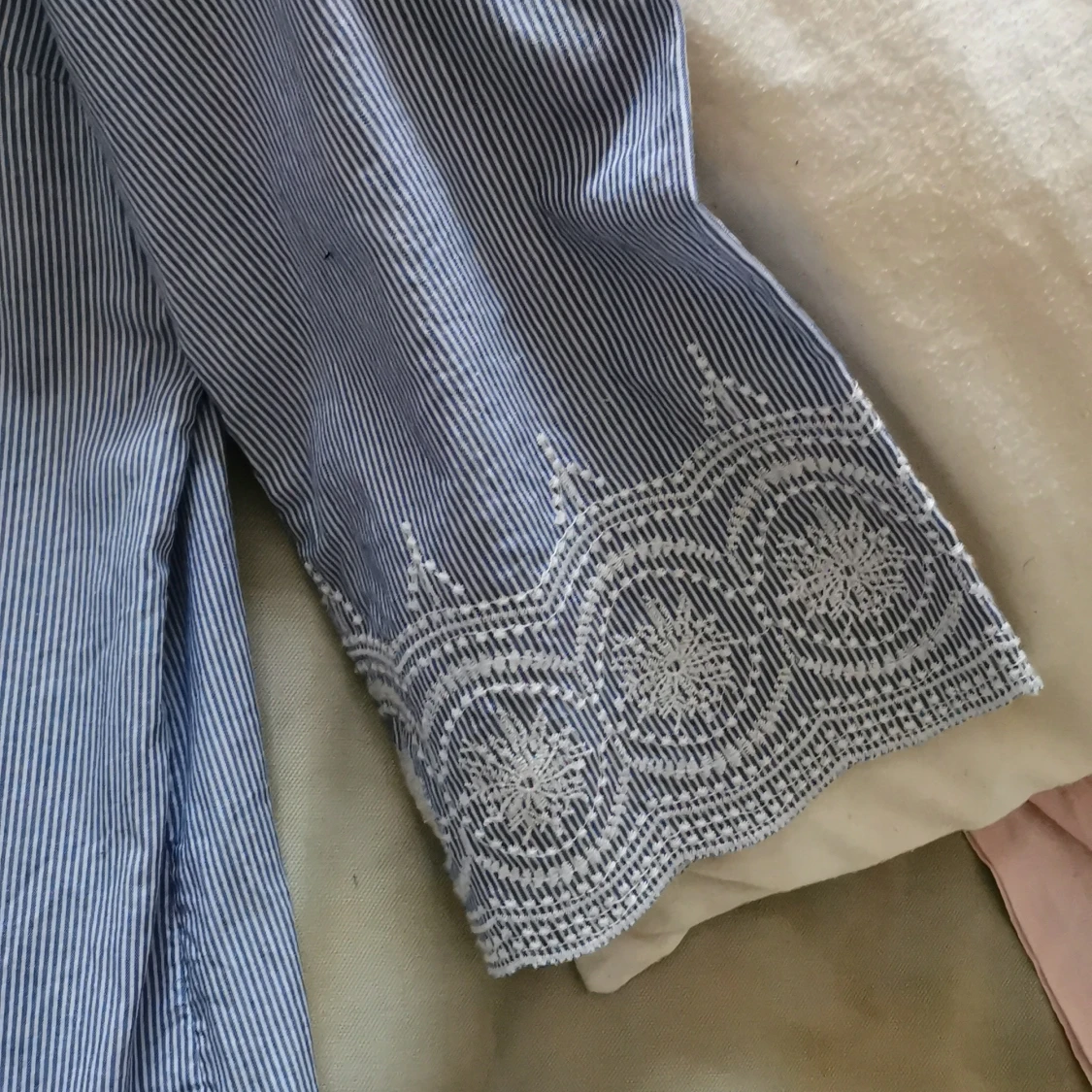 Blåvit randig tunika säljes  - 91