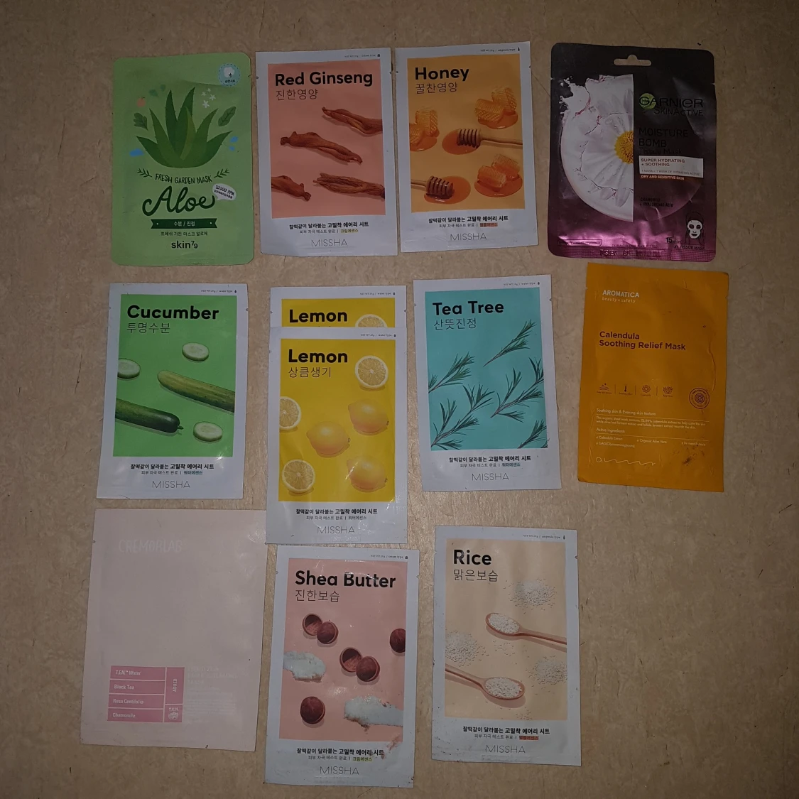 Märkessmink,ansiktsmasker,silverring m glassten. - 91