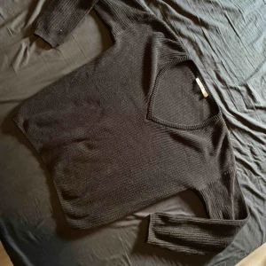  - Stickad tröja från nakd. Använd 3-4 gånger 