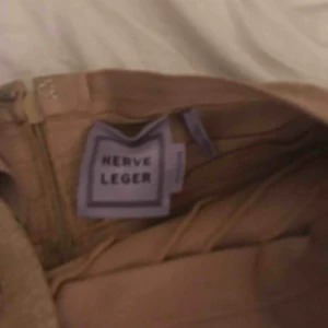  - Bandeau klänning guld beige 