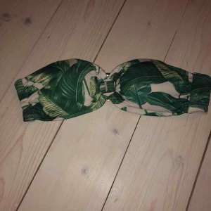  - Säljer denna fina bikini toppen🌿
