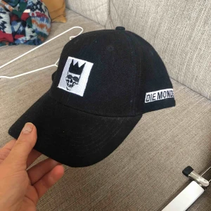  - Keps ifrån DIEMONDE  Aldrig använd 