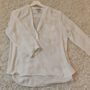 Blus från H&M - Blus från H&M, använd men i gott skick