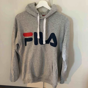  - Denna hoodie är killmodell då ja gillar lite oversize. Har vanligtvis xs