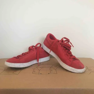  - Nike sneakers i storlek 39. Köparen står för frakten🌻