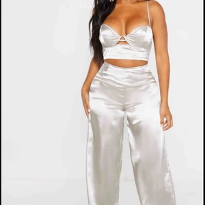  - Set från Pretty Little Thing, oanvänt. (Exklusive frakt)