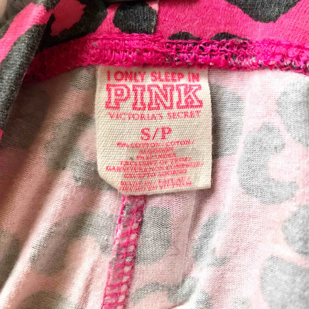 Ett par mjuka och väldigt sköna tights från Victorias Secret PINK.   Köparen står för portokostnad.. Övrigt.