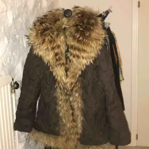 Moncler dunjacka / foxfur 