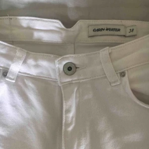  - Säljes pga något små för mig. Gillar modellen mycket och byxan är mjuk med lite stretch. Postar gärna och då står köparen för fraktkostnad.