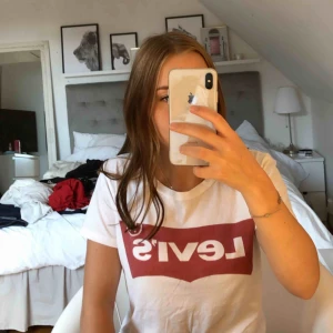  - Vanlig levis t-shirt 