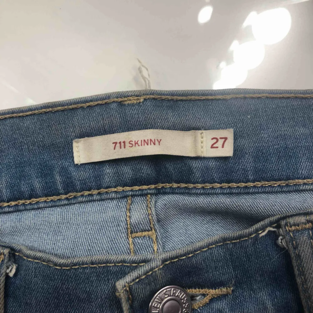 Säljer mina Levi’s 711 (Skinny Jeans)   strl. W27. Jeans & Byxor.