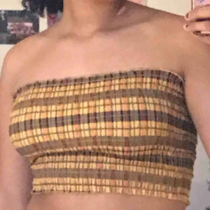 Bandeau top  - söt Urban outfitters top som aldrig kommit till användning, lappen är kvar 🦋♥️ frakt tillkommer 