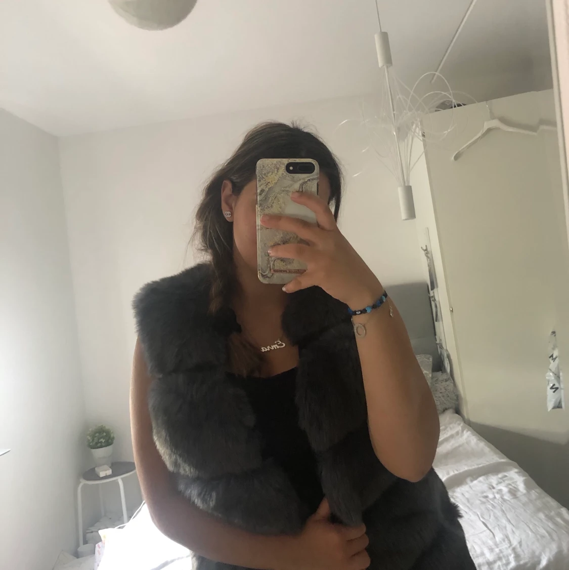 grå päls väst  - 90