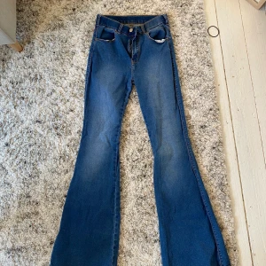 De Denim Macy  - Jeans från Dr. Denim som aldrig använts! Köparen står för frakten. Passar M/L