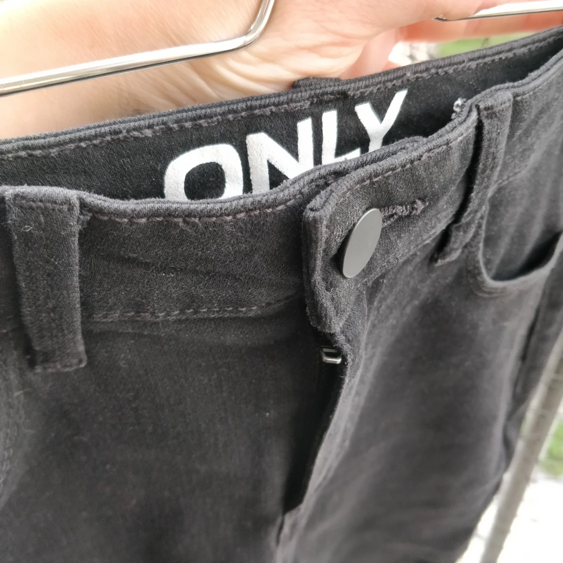 Knälång jeanskjol i stretch  - 91