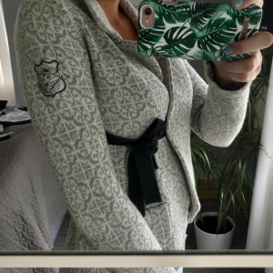 Odd Molly kofta  - Grå kofta från odd Molly, storlek 0. Nyskick. Priset är exklusive frakt, 63kr. 