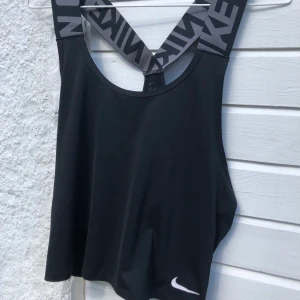 Nike träningslinne - Storlek S, i bra skick! 