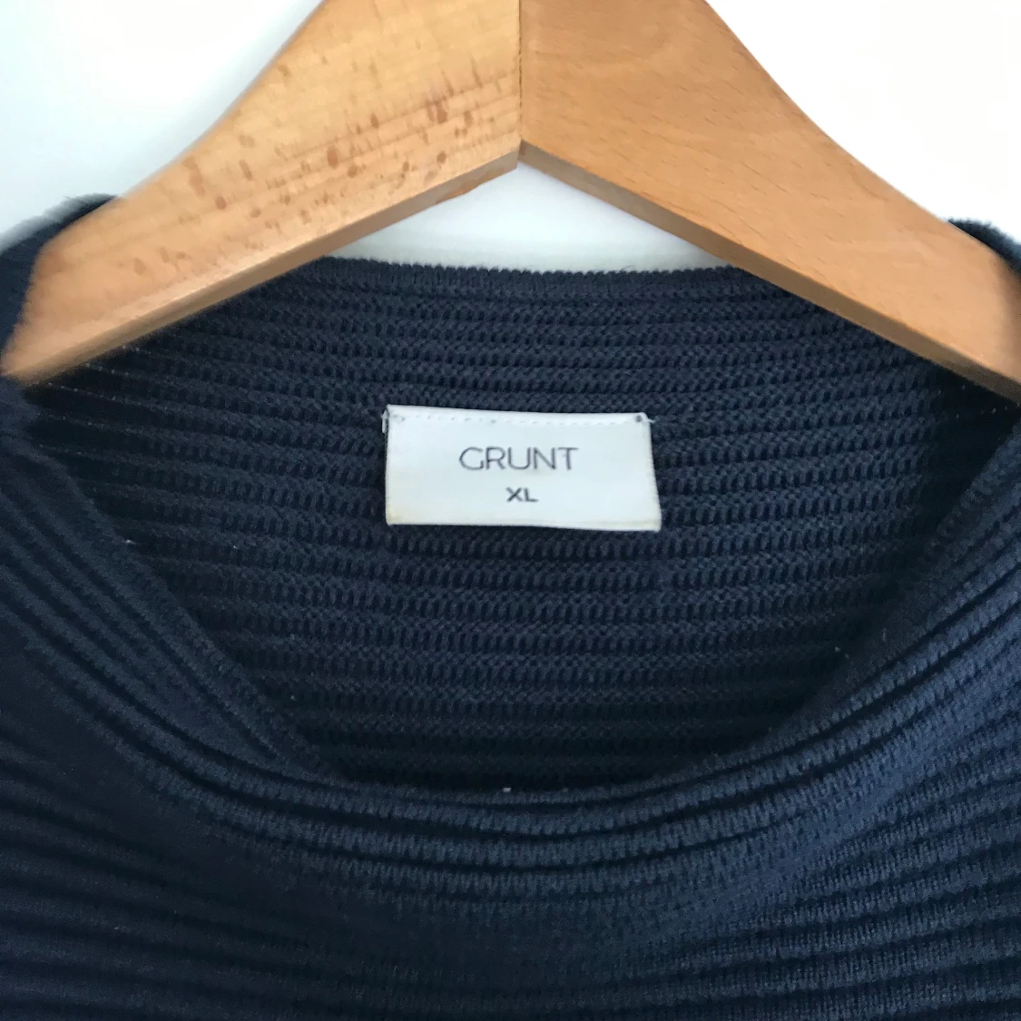 Mörk blå tröja  - 90