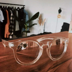 Solglasögon genomskinlig båge - Snygga solglasögon med genomskinlig båge