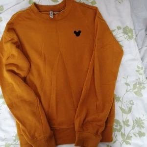 H&m popper size S - Gul tröja, nice, gullig 