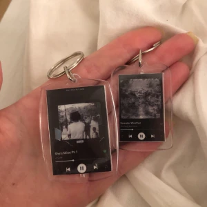 Nyckelringar - En lite mindre och en större, köp båda direkt för 120kr annars 70kr/st 