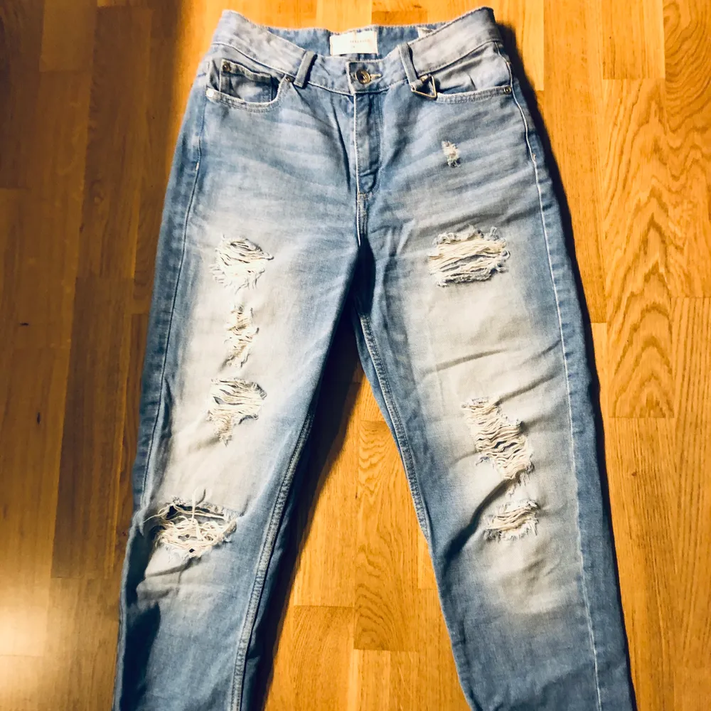 Slitna stretchiga mjuka boyfriend jeans! Bra skick. . Jeans & Byxor.