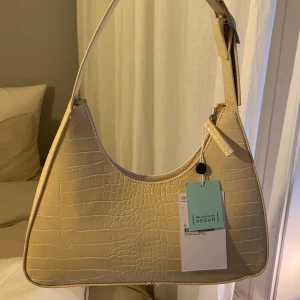 Baguette väska - Lappen kvar och aldrig använd❣️