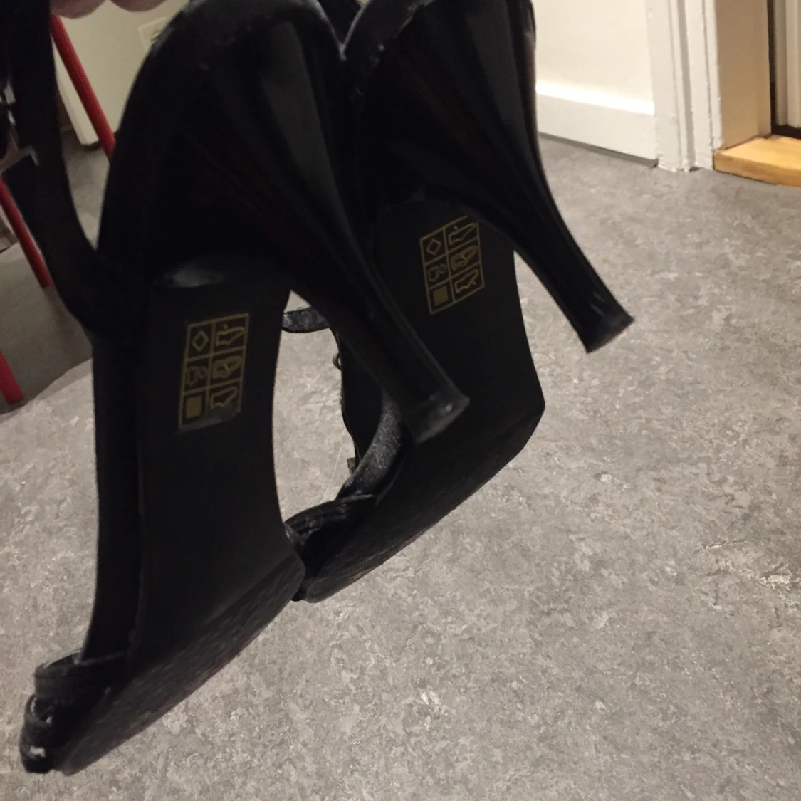 Klackskor med strass - 91