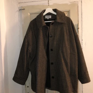 Weekday jacka - Vinterjacka från weekday i mycket fint skick<33 frakten ingår i priset