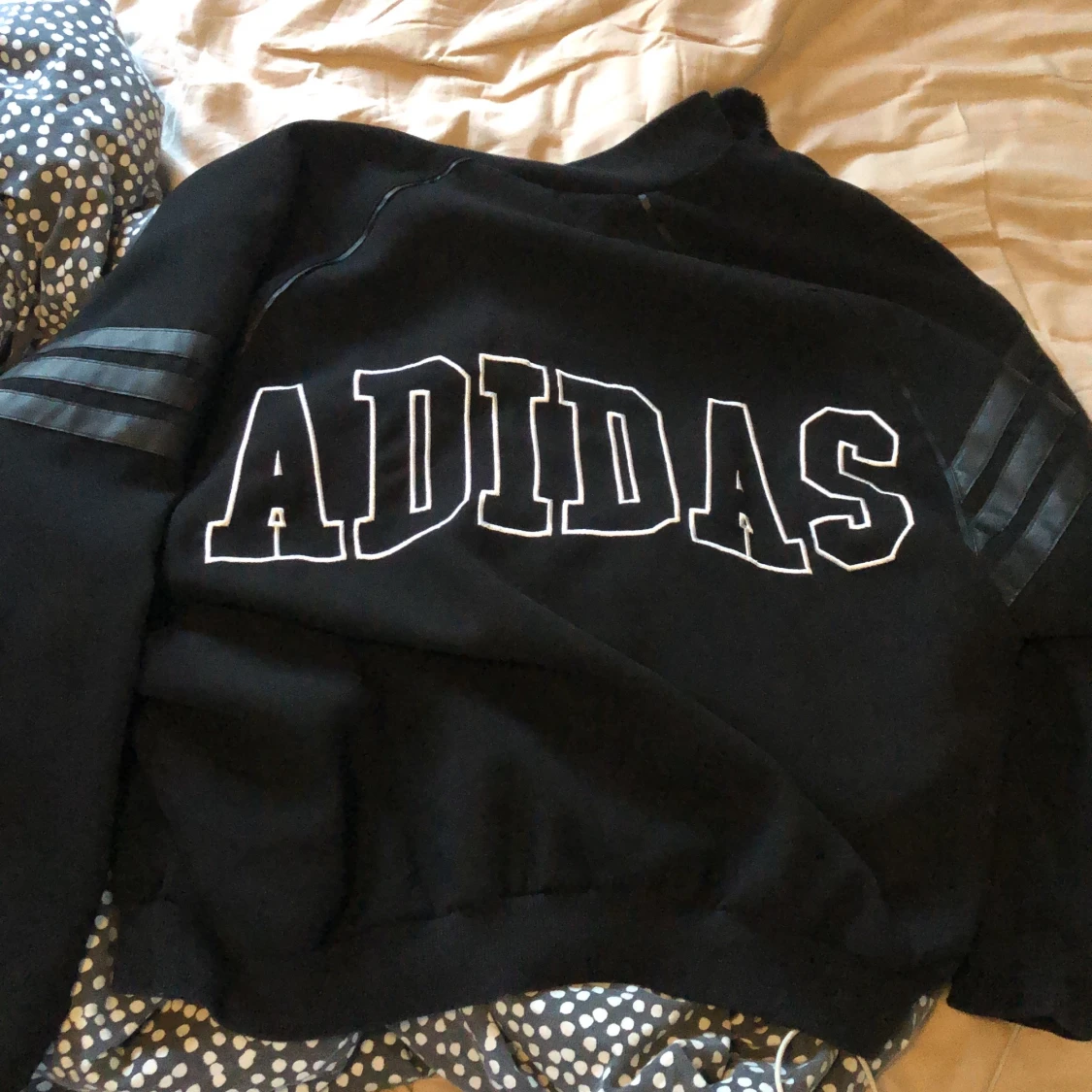 Bomberjacka från adidas 