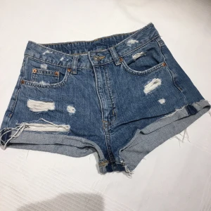 Blåa skorts  - Säljer mina super fina blåa shorts för att dom är för stora 💞köparen står för frakt 💞