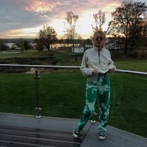 Straight pants  - I’m selling these green pants, straight model. I bought them from urban outfitters and bleached them and added an elastic band at the waist.🐸🍏🥬🥒🥝🥦🥑