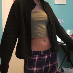 Supersnygg teddyjacka - Super bra skick💕💕💕💕använd fåtal gånger💕💕💕💕