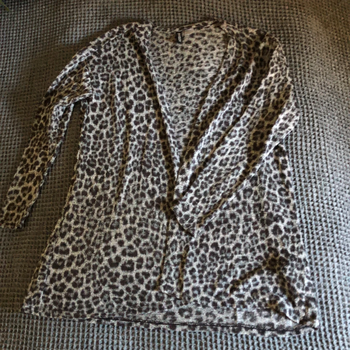 Kofta i leopardmönster