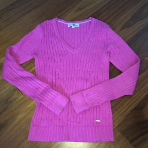 Stl XS - Rosa flätad V-ringad tröja knappt använd💖