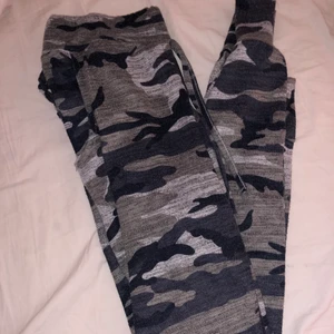 Mjukis byxor, st XS - Mjukisbyxor i storlek XS, använt ganska mycket, ser använda ut. 