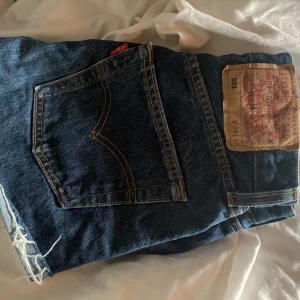 Levi’s 501 vintage shorts - Säljer dessa då de blivit en aning för små för mig! Skulle väl säga att dessa passar en strl XS. Superbra skick. Frakt tillkommer 📦