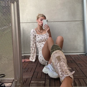 Spegel med silverram - 🦋 Köpt på Ikea för ca 700, hämtas upp🦋