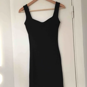  - Klänning från Bershka. Köparen står för frakten