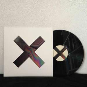  The XX - Coexist vinylskiva, endast spelad få gånger med vinylspelare. som ny! Säljes för att den endast ligger och  samlar damm 😕 frakt tillkommer